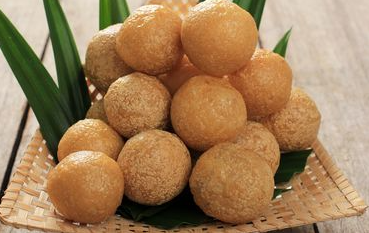 review-makanan-tahu-bulat-goreng-panas-legendaris