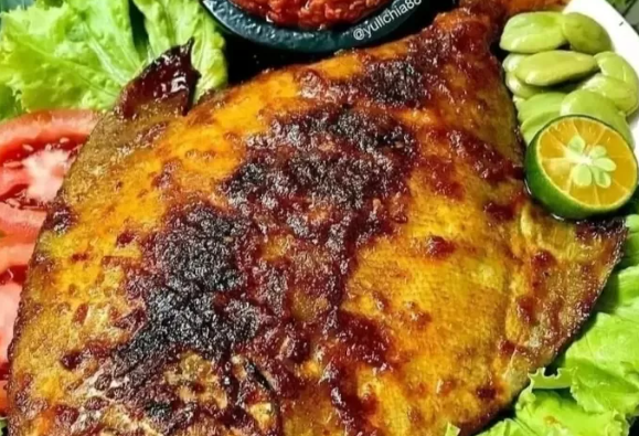 Review Ikan Pari Bakar Bumbu Kecap Meresap Enak