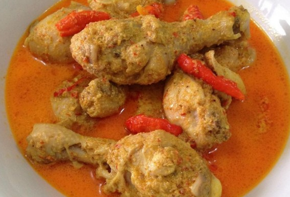 Review Ayam Potong Opor Ayam Santan Kental