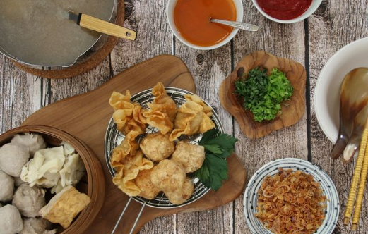 Review Makanan Bakso Malang Kenyal dan Gurih